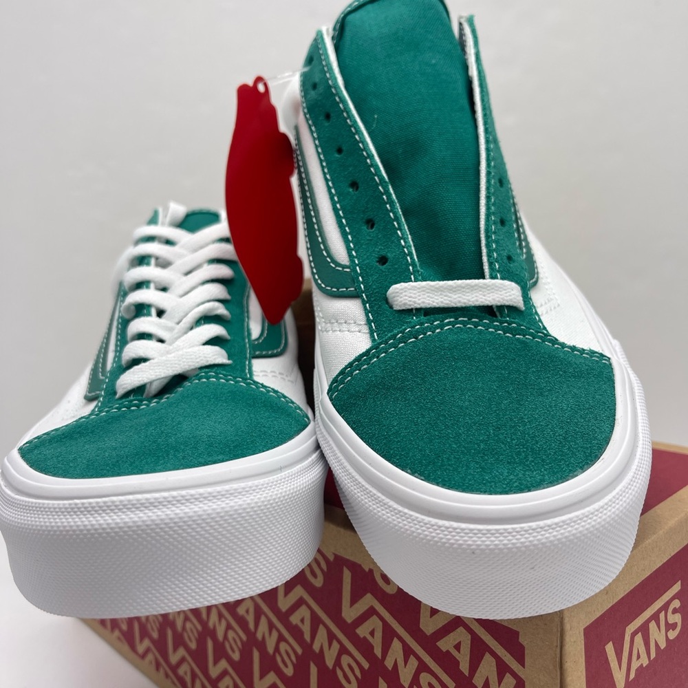 Vans Men’s Style 36 'Classic Sport - Cadmium Green Sneakers
VN0A54F69YE
Stylish - Picture 8 of 16